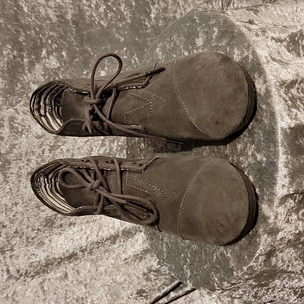 Toms Ankle Boots 8